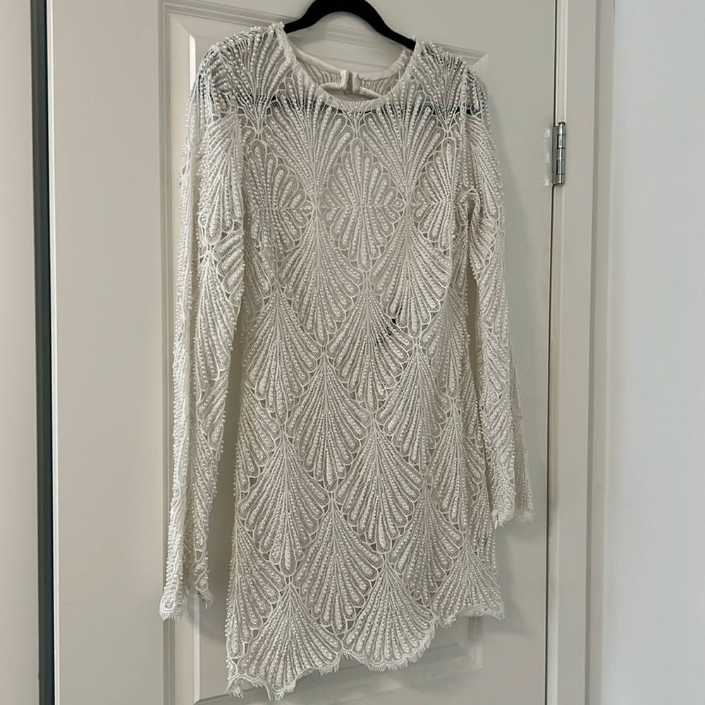 Delphine Beaded Pearl White Dress w scallop hem & low back size large Retrofete
